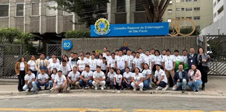 Estudantes indígenas na sede do Coren, em Sâo Paulo