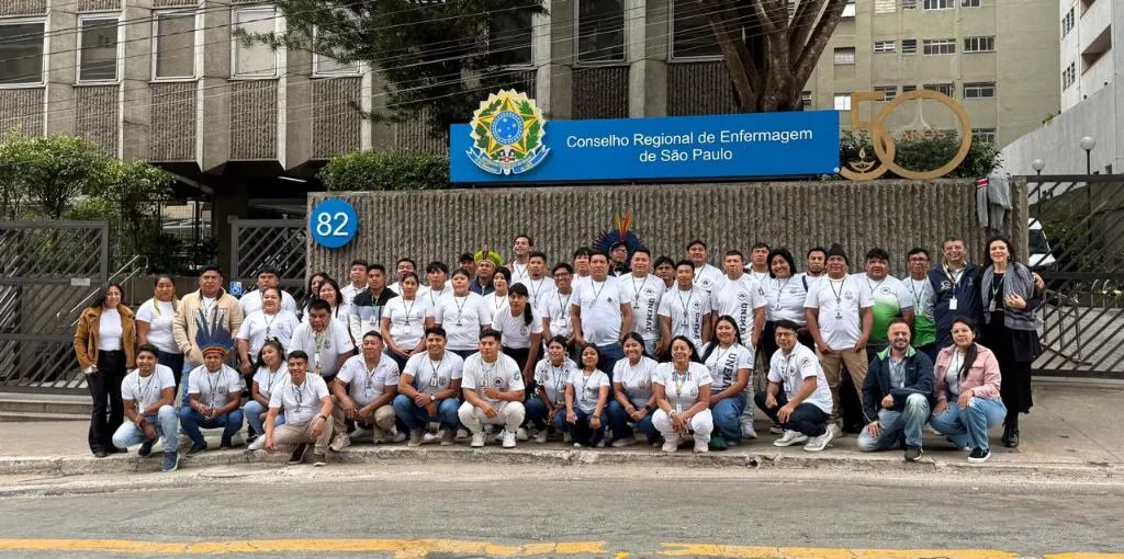 Estudantes indígenas na sede do Coren, em Sâo Paulo