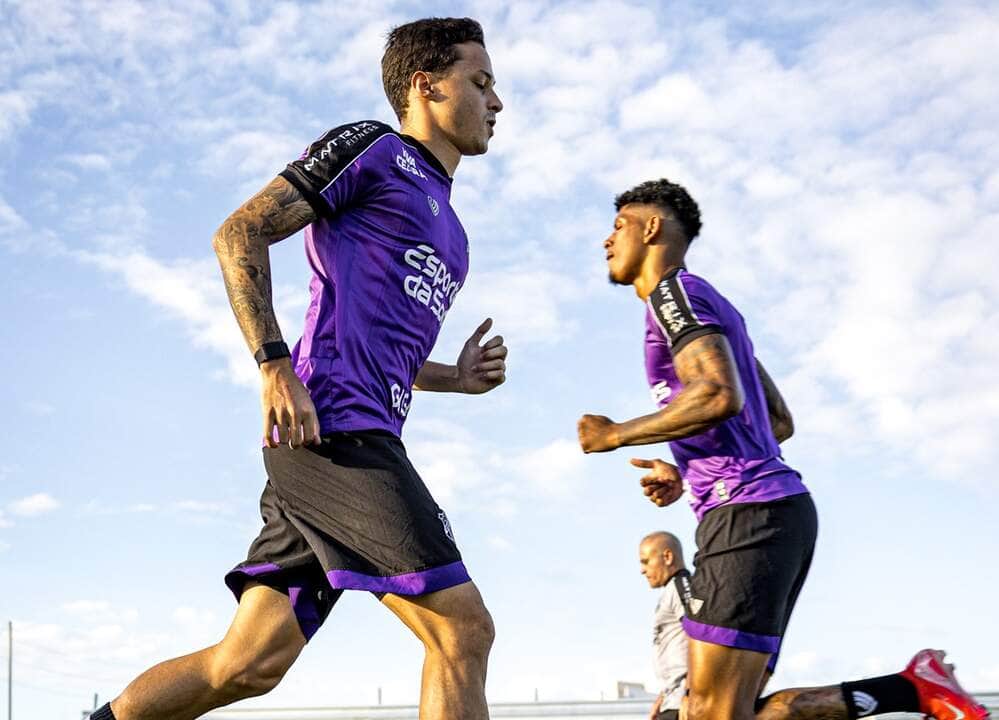 Inter x Ceará ao vivo: onde assistir, escalações e tudo sobre o duelo no Beira-Rio pelo Brasileirão 2025. Imagem: Felipe Santos Ceará SC