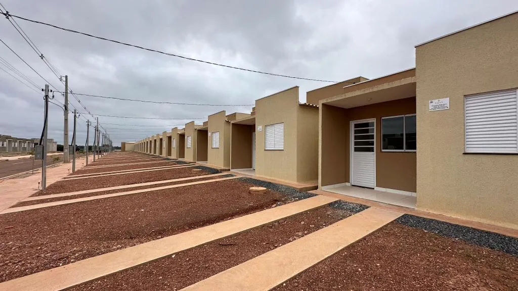 Governo entrega 125 casas com subsídio em Várzea Grande