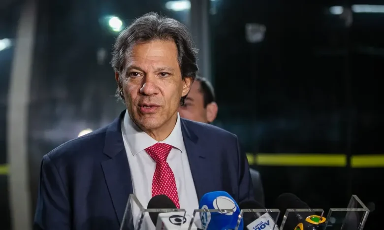 Haddad defende judicialização para manter aumento do IOF