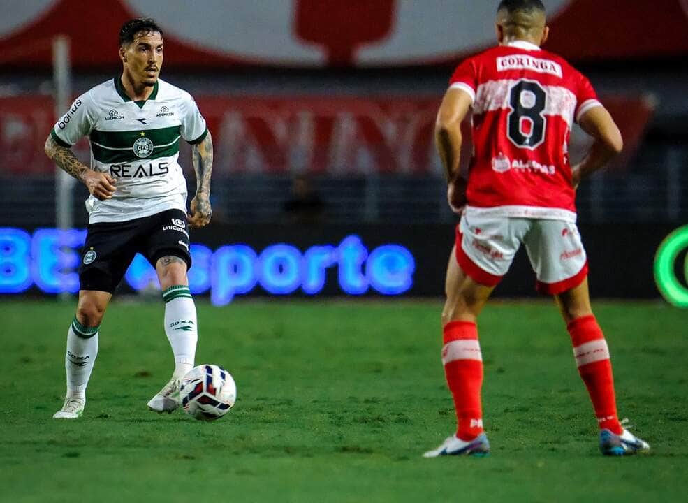 Lance de CRB x Coritiba. Imagem: JP Pacheco Coritiba Lance de CRB x Coritiba. Imagem: JP Pacheco Coritiba