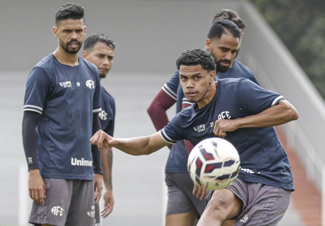 Criciúma x Ferroviária: Onde assistir e escalações do duelo pela Série B 2025. Imagem: Luis Miguel Ferreira Ferroviária SAF Criciúma x Ferroviária: Onde assistir e escalações do duelo pela Série B 2025. Imagem: Luis Miguel Ferreira Ferroviária SAF