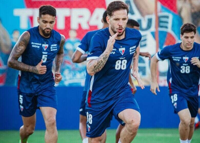 Fortaleza x Bahia: Onde assistir ao vivo, escalações e o que esperar do duelo nordestino pelo Brasileirão Série A 2025. Imagem: Mateus Lotif FEC