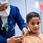 Mato Grosso avanca na vacinacao de criancas e adolescentes com mais de 18 mil doses aplicadas nas escolas
