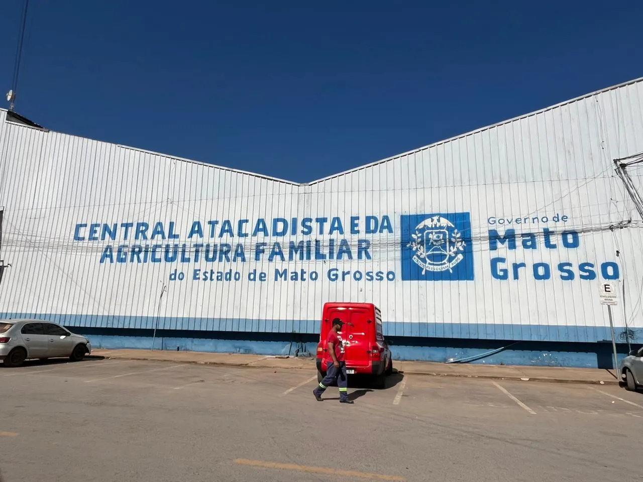 Centro de distribuição de hortigranjeiros de Cuiabá