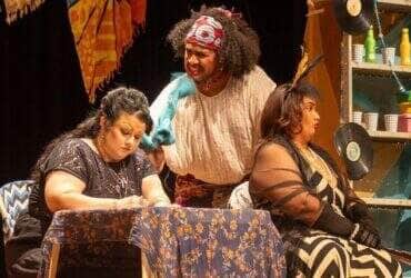 Mostra de Cenas da MT Escola de Teatro traz reflexao sobre movimento cultural da decada de 1960