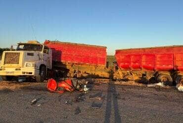 Motorista morre em colisao entre caminhao tanque e carreta em Lucas do Rio Verde