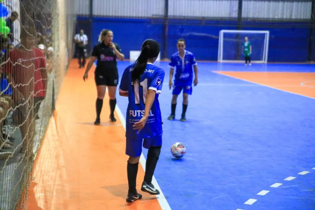 Sorriso sedia etapa estadual dos Jogos Escolares com jovens atletas