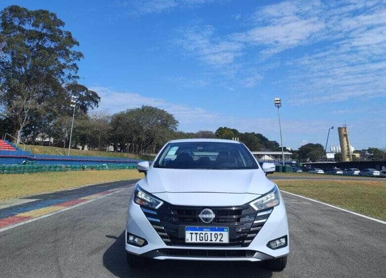 Nissan Versa 2026 mostra eficiencia no dia a dia Mateus Dias 1