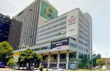 Prédio é reaberto no Rio após denúncia de bomba mobilizar segurança