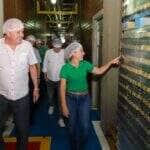 Prefeita visita empresas e incentiva desenvolvimento economico de Varzea Grande