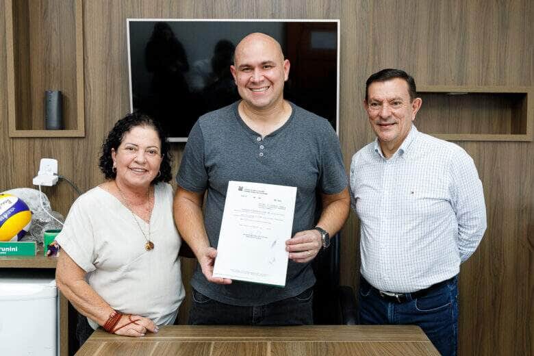 Prefeito de Cuiaba sanciona leis de vereadores e reforca dialogo com o Legislativo