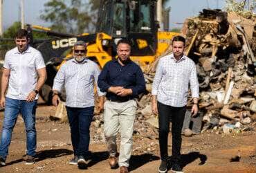 Prefeito de Rondonopolis anuncia inicio da limpeza de bolsoes de lixo espalhados pela cidade