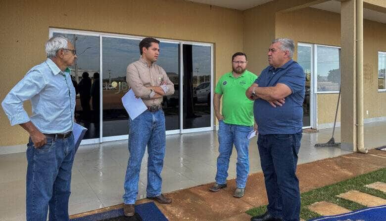 Prefeitura de Barra do Garcas entrega alvara de funcionamento para um dos maiores confinamentos do Vale do Araguaia