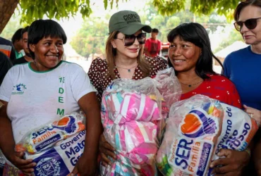 Primeira-dama reforça assistência com entrega de cestas em Campinápolis