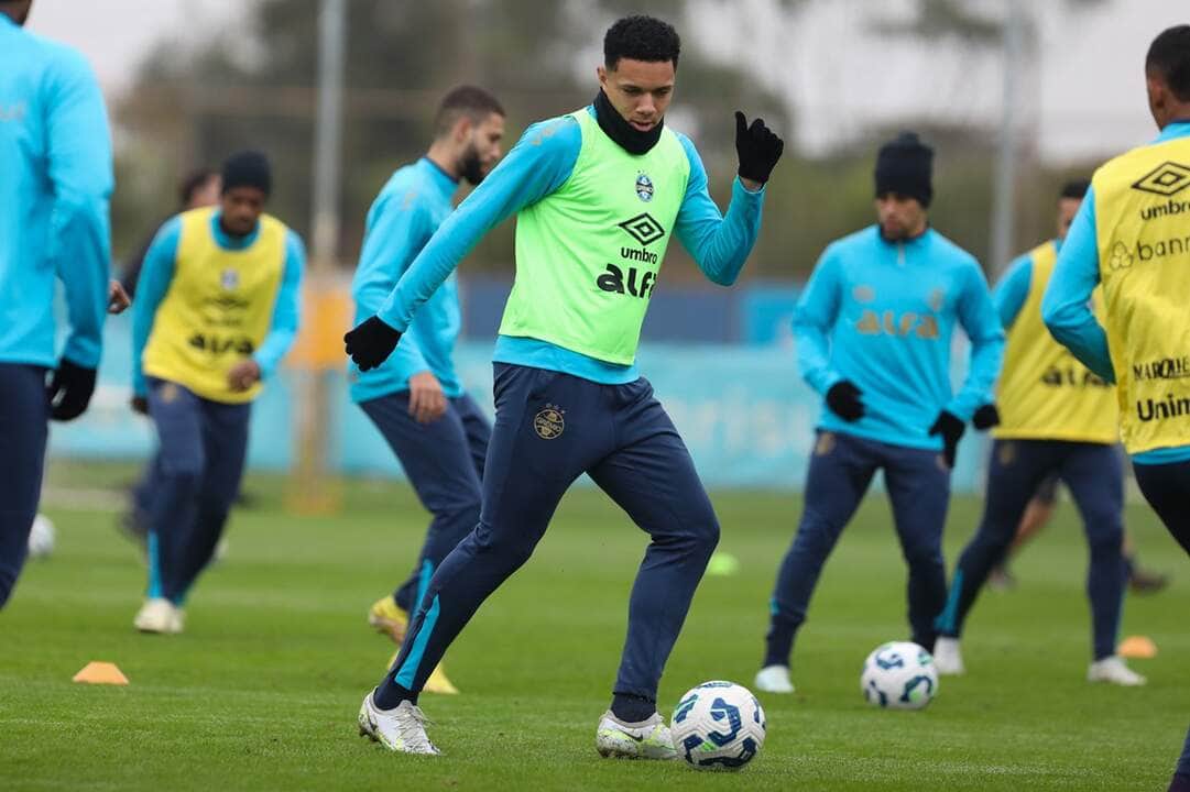 Alianza Lima x Grêmio: Onde assistir, escalações e tudo sobre o duelo decisivo pelos playoffs da Sul-Americana. Imagem: Rodrigo Fatturi Grêmio FBPA Alianza Lima x Grêmio: Onde assistir, escalações e tudo sobre o duelo decisivo pelos playoffs da Sul-Americana. Imagem: Rodrigo Fatturi Grêmio FBPA