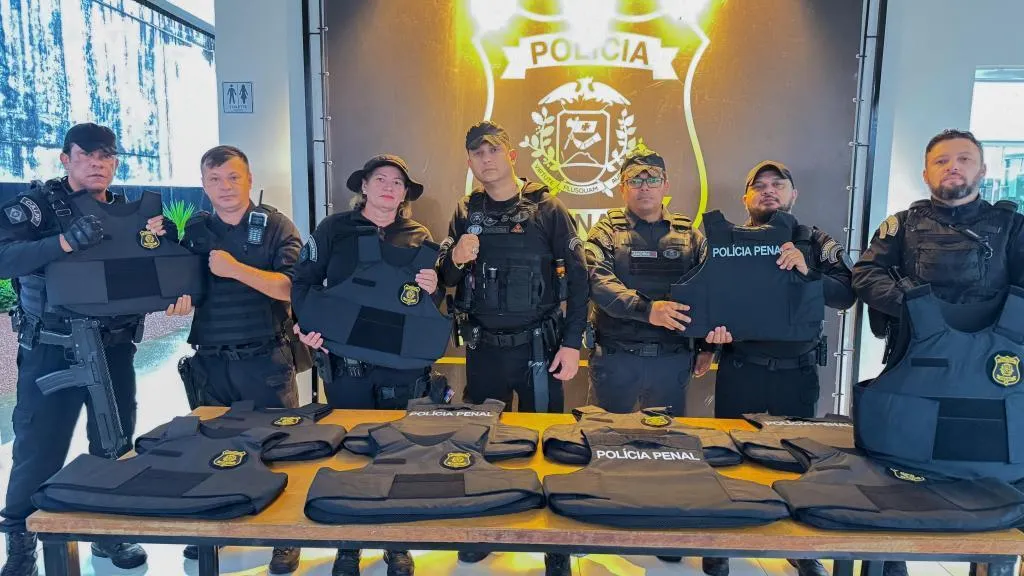 Secretaria investe em segurança com entrega de coletes balísticos