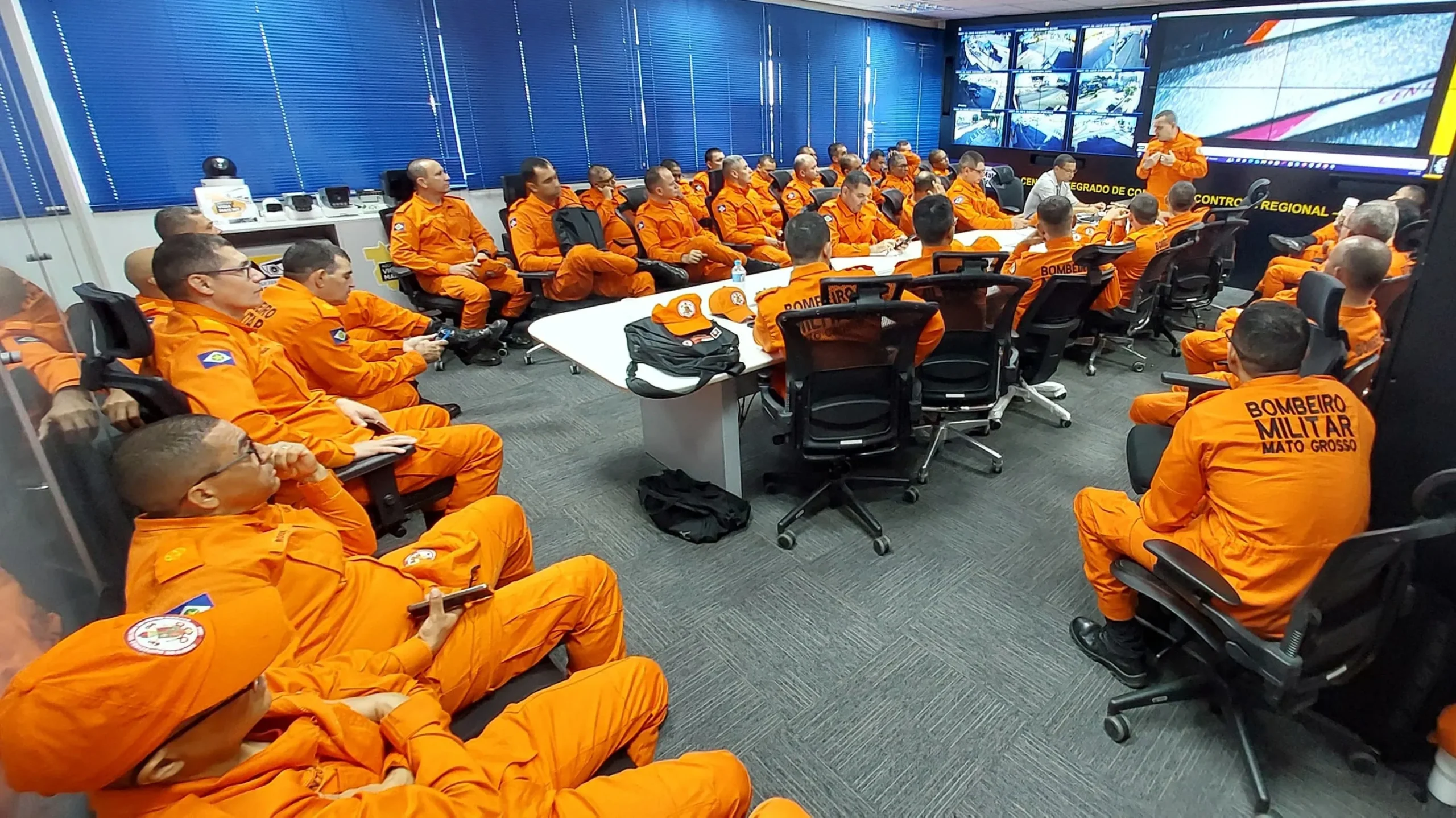 Treinamento realizado na sala de Soluções do Ciosp