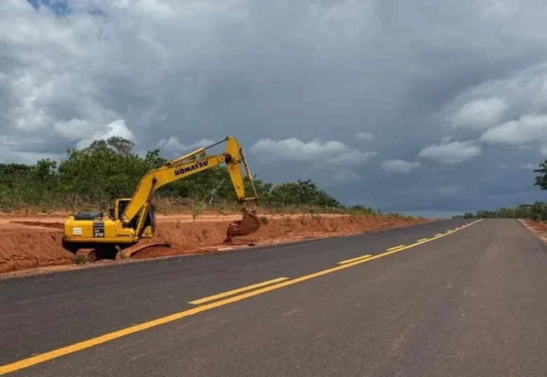 Trânsito é liberado na MT-246 para veículos de até 48 toneladas
