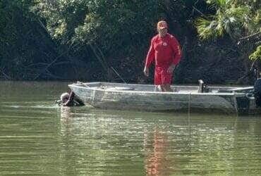 Tres pessoas morrem afogadas apos canoa virar em rio de Mato Grosso