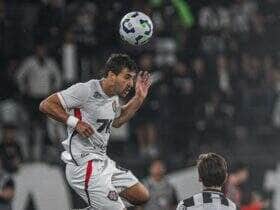 Vitória x Red Bull Bragantino: onde assistir, escalações e análise do duelo decisivo no Brasileirão 2025. Imagem: Victor Ferreira EC Vitória