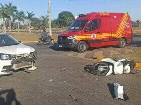 Vítima sofreu escoriações e foi encaminhada ao Pronto Atendimento Municipal após atendimento do Corpo de Bombeiros