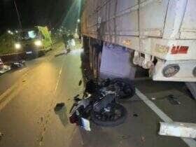 Motociclista morre após colidir com carreta estacionada na via marginal da BR-163 em Sinop