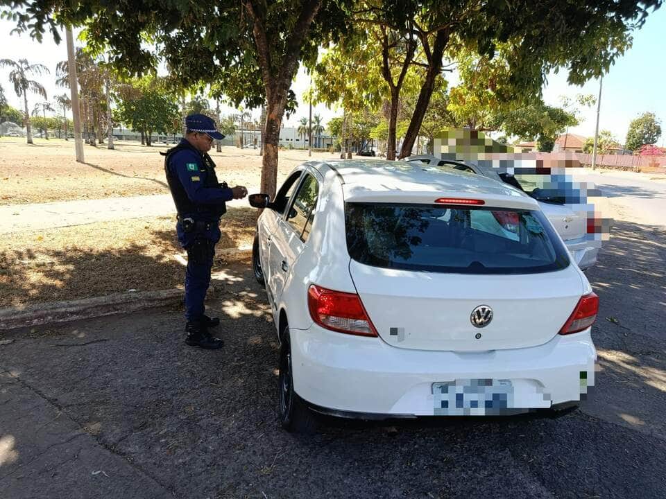 Motorista é preso por embriaguez ao volante após dirigir em zigue-zague em Lucas do Rio Verde 83 Condutor foi abordado pela Guarda Civil Municipal com sinais visíveis de embriaguez e teste do bafômetro apontou 0,57 mg/L de álcool no sangue