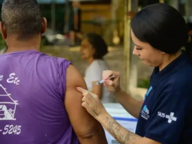 Doenças crônicas elevam risco de pneumonia por VSR em idosos