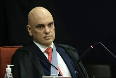 Moraes afirma que Bolsonaro interfere em processo no STF