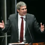 Líder do PT na Câmara condena tarifas como ataque à democracia