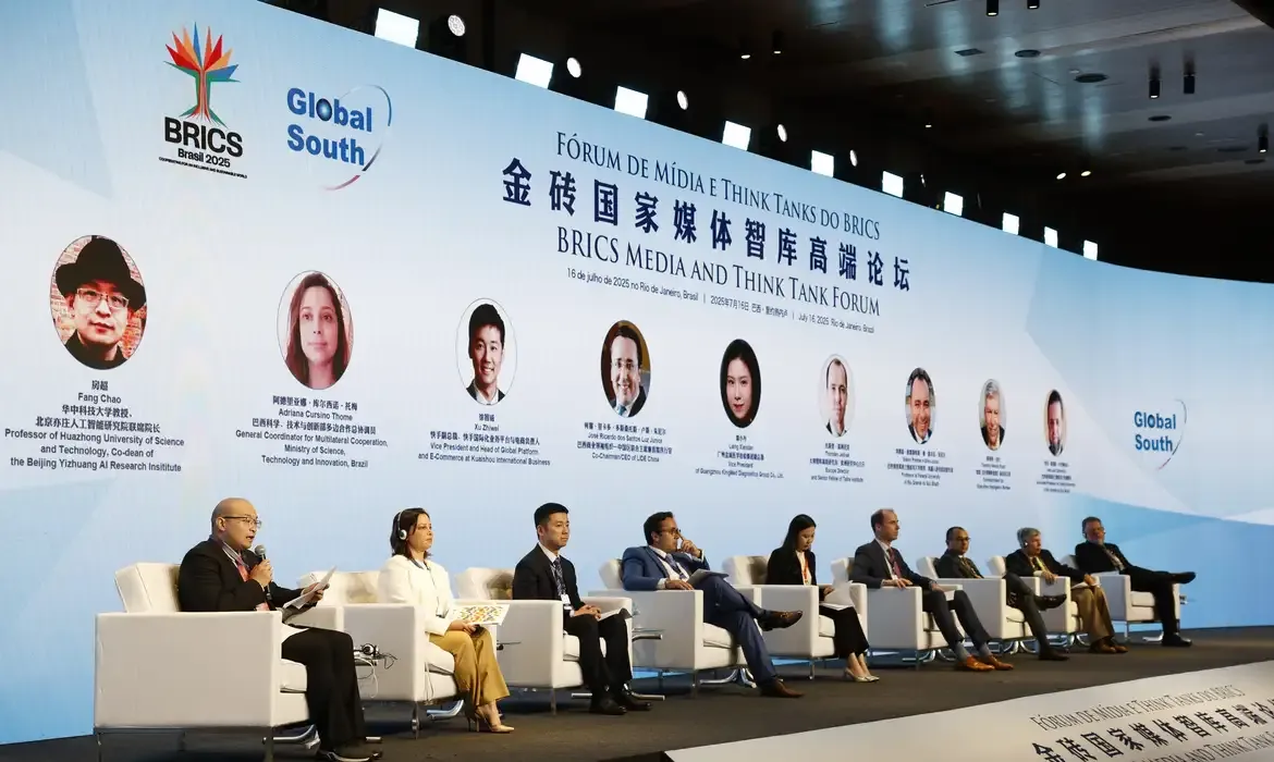 Brics debate inteligência artificial e comunicação estratégica no Rio