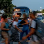 Rio de Janeiro (RJ) 30/04/2024 – Trabalhadores em deslocamento de volta para casa na região da Central do Brasil. Foto: Fernando Frazão/Agência Brasil