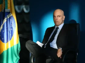 Moraes afirma que Bolsonaro fez confissão flagrante de obstrução