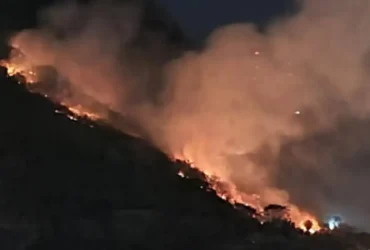 Rio de Janeiro- 02/10/2024 Um incêndio florestal atingiu o entorno do Parque Nacional da Tijuca. Foto Eduardo Brito/ PNT