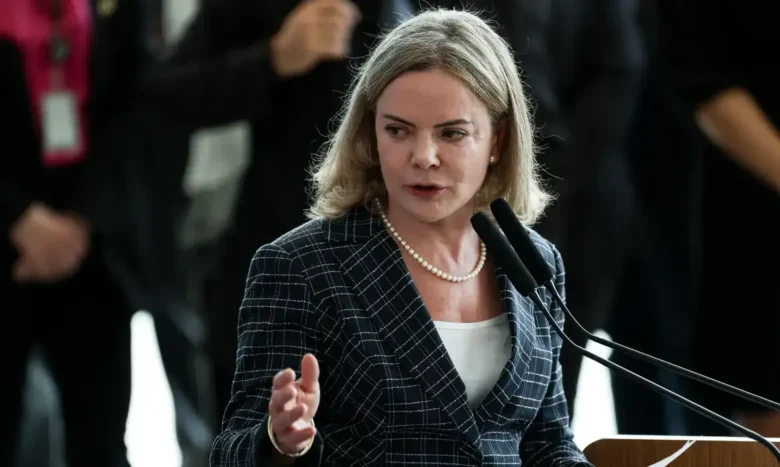 Brasília (DF), 10/03/2025 - Cerimônia de transmissões de cargos e posse, da ministra da secretaria de relações institucionais, Gleisi Hoffman. Foto: Jose Cruz/Agência Brasil