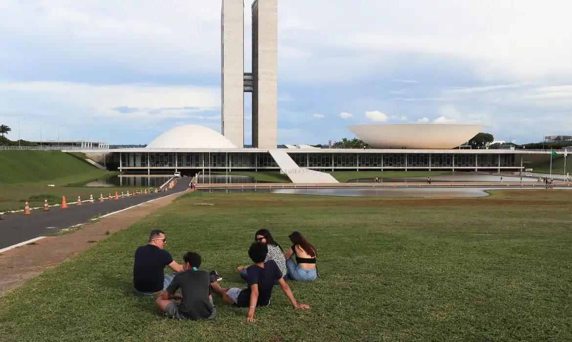Senado cria comissão para fortalecer diálogo com Congresso dos EUA