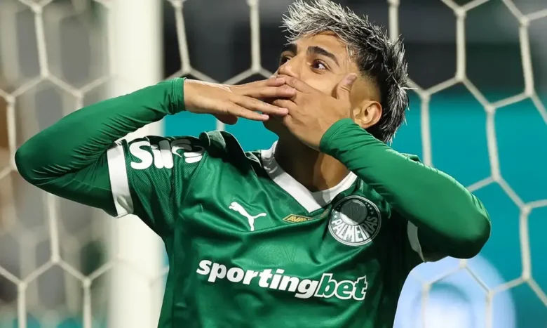 São Paulo (SP), 27/07/2025 - Jogador Facundo Torres durante lance de jogo entre Palmeiras e Grêmio válido pelo Campeonato Brasileiro de Futebol. Foto: Cesar Greco/Palmeiras FC