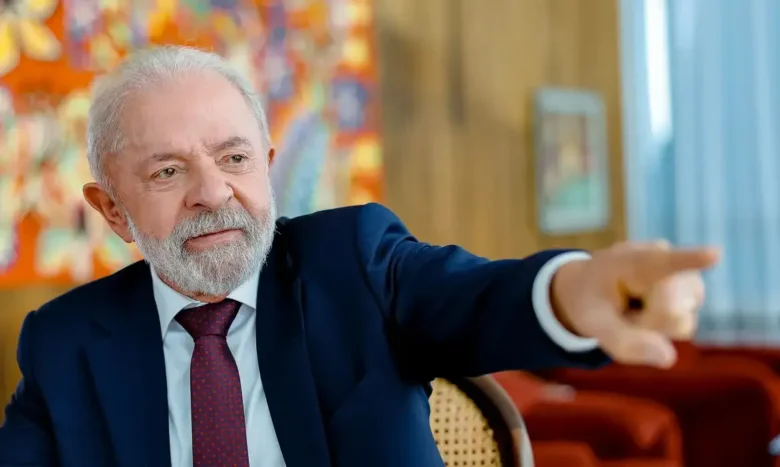 Lula critica sanções dos EUA e defende ministros do STF