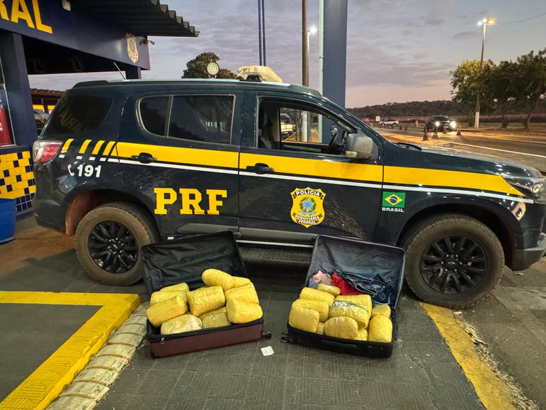 Foragida é presa com 29 kg de Skunk em ônibus na BR-364