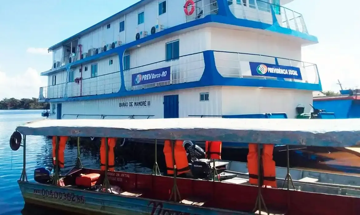 Inss lança barcos para orientar aposentados da Amazônia sobre descontos indevidos