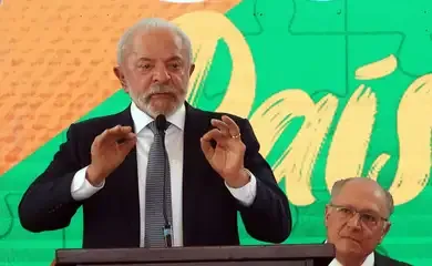Justiça determina suspensão das redes sociais de Hytalo Santos