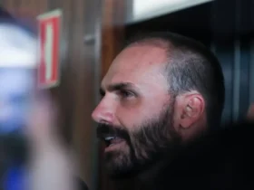 Motta envia pedido de cassação de Eduardo Bolsonaro ao Conselho de Ética