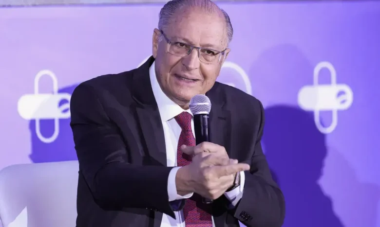Brasília (DF), 06/08/2025 - O vice-presidente da República e ministro do Desenvolvimento, Indústria, Comércio e Serviços, Geraldo Alckmin, participa da abertura do 4º Fórum Saúde Foto: José Cruz/Agênc