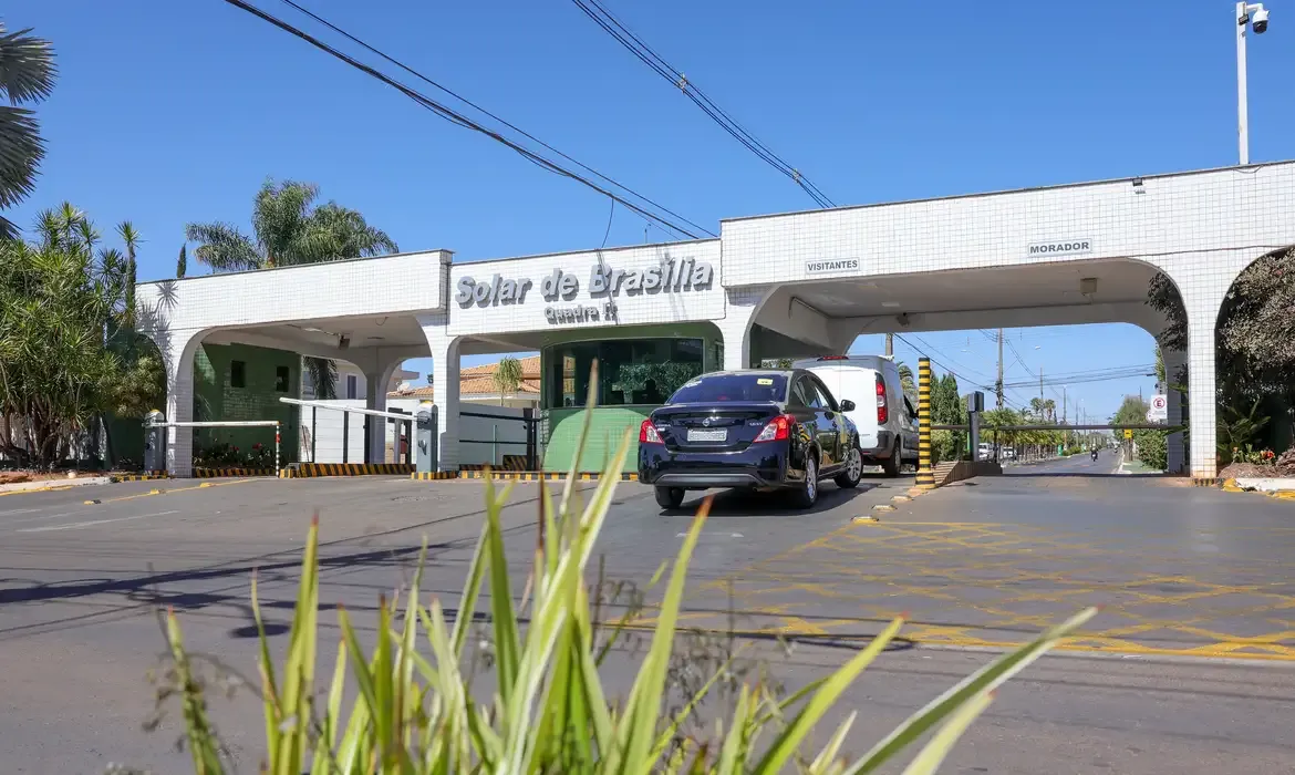 Moraes autoriza Bolsonaro a deixar prisão domiciliar para exames médicos