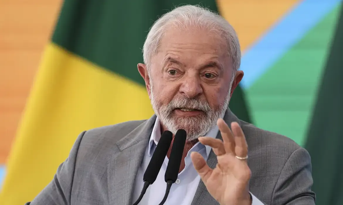 Brasília (DF), 01/08/2025 - O presidente Luiz Inácio Lula da Silva participa da entrega simultânea de 1.876 unidades habitacionais do Minha Casa, Minha Casa, em cerimônia virtual no Palácio do Planalt