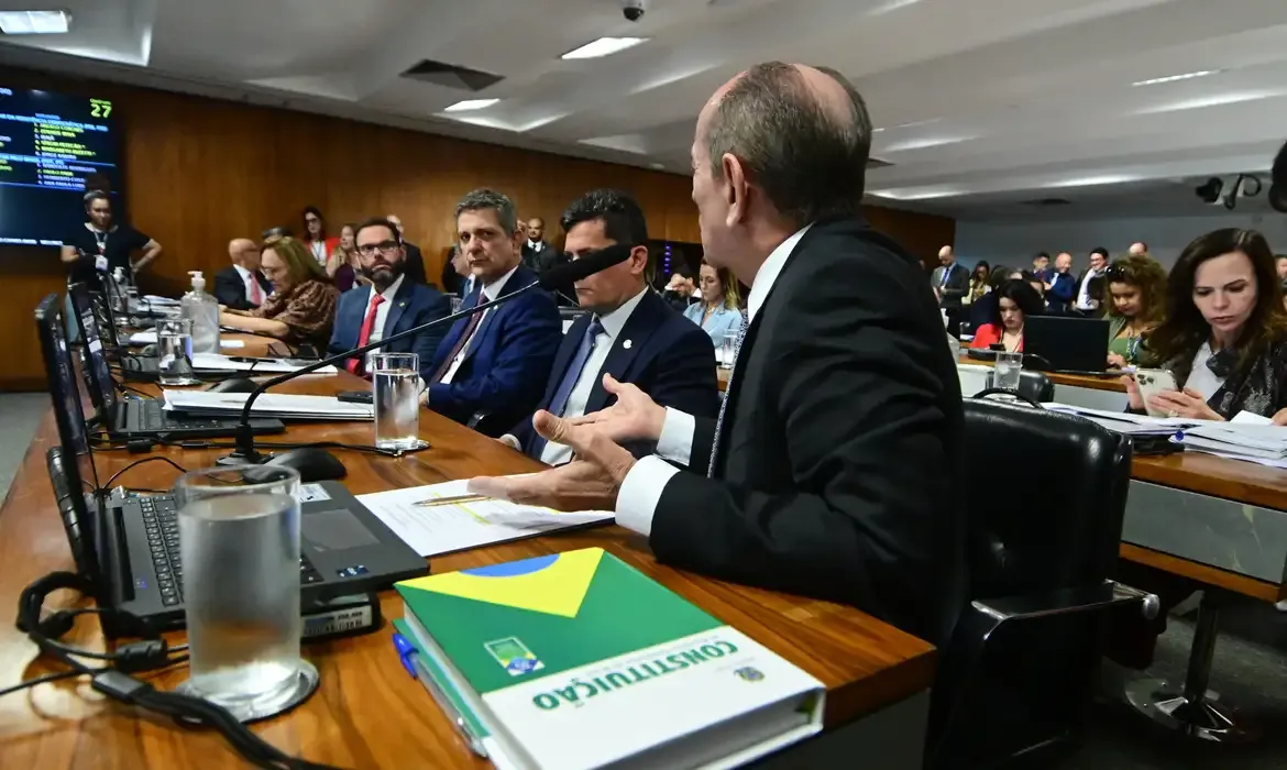 CCJ do Senado aprova destaque do PP que institui voto impresso