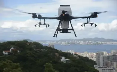Operação no Rio prende três e apreende fuzil em confronto entre facções