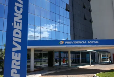 Senado aprova bônus para servidores do INSS acelerarem análise de benefícios
